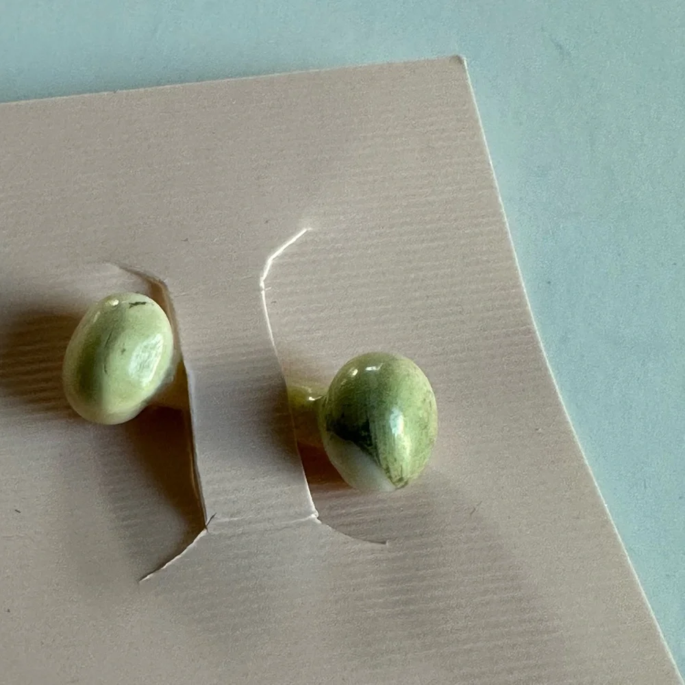 Vintage Selected Pearl bone shape cuff links 1in